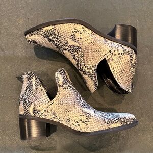 Blondo Ladies Waterproof Snakeskin Ankle Boots